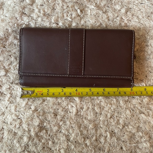 1990’s! Coach Leather Trifold Wallet - Picture 6 of 7